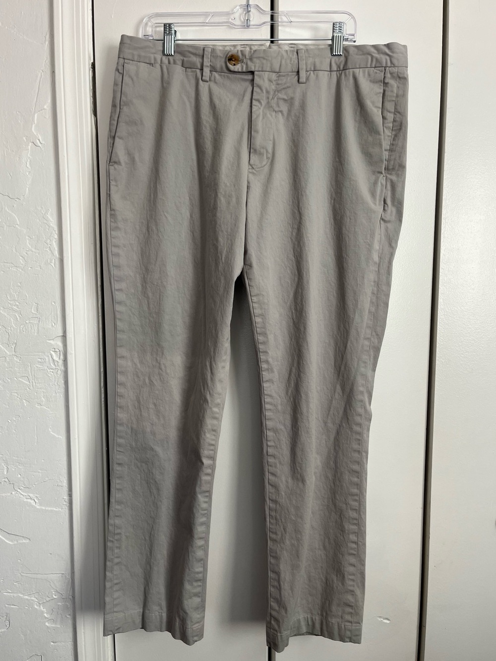 Men’s Classic Light Gray Straight Chinos 36